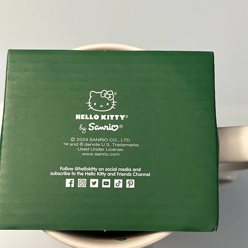 NWT Hello Kitty St. Patrick’s Day Mug Set